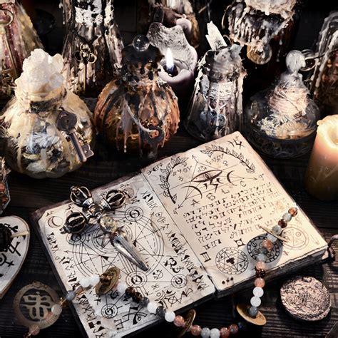 Making Your Own Mojo Bags – Black Witch Coven.